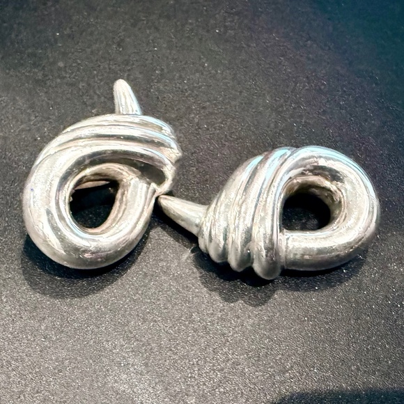 Bayanihan Silver Vintage Hollow Modernist Clip Earrings - Picture 1 of 9